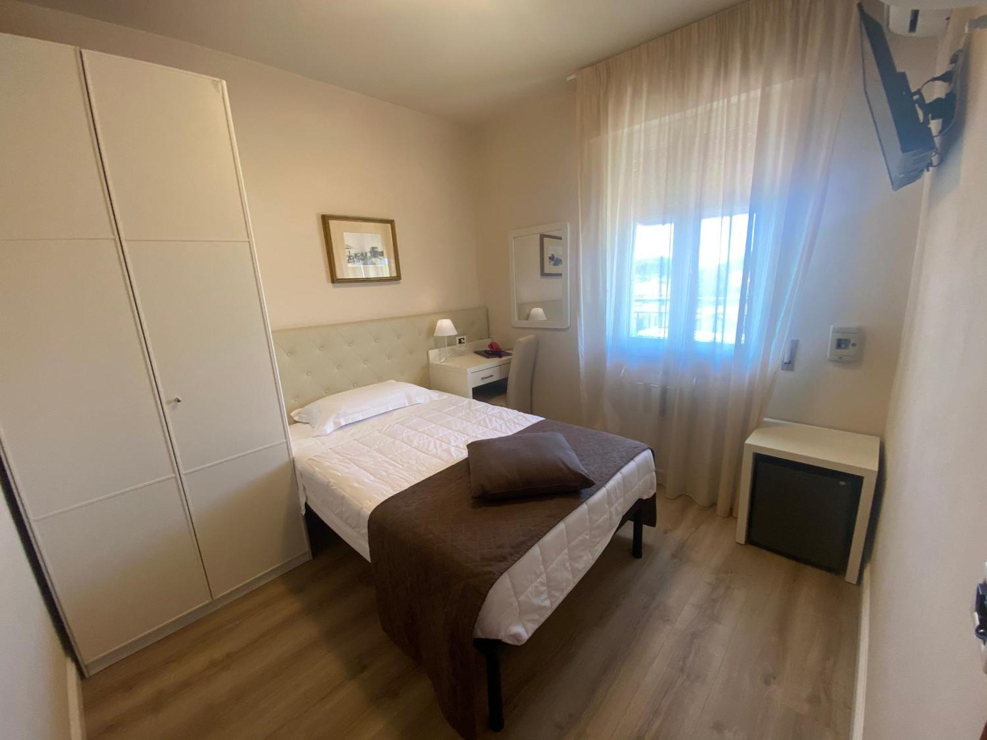 Hotel Nuova Sabrina Marina di Pietrasanta Exterior photo